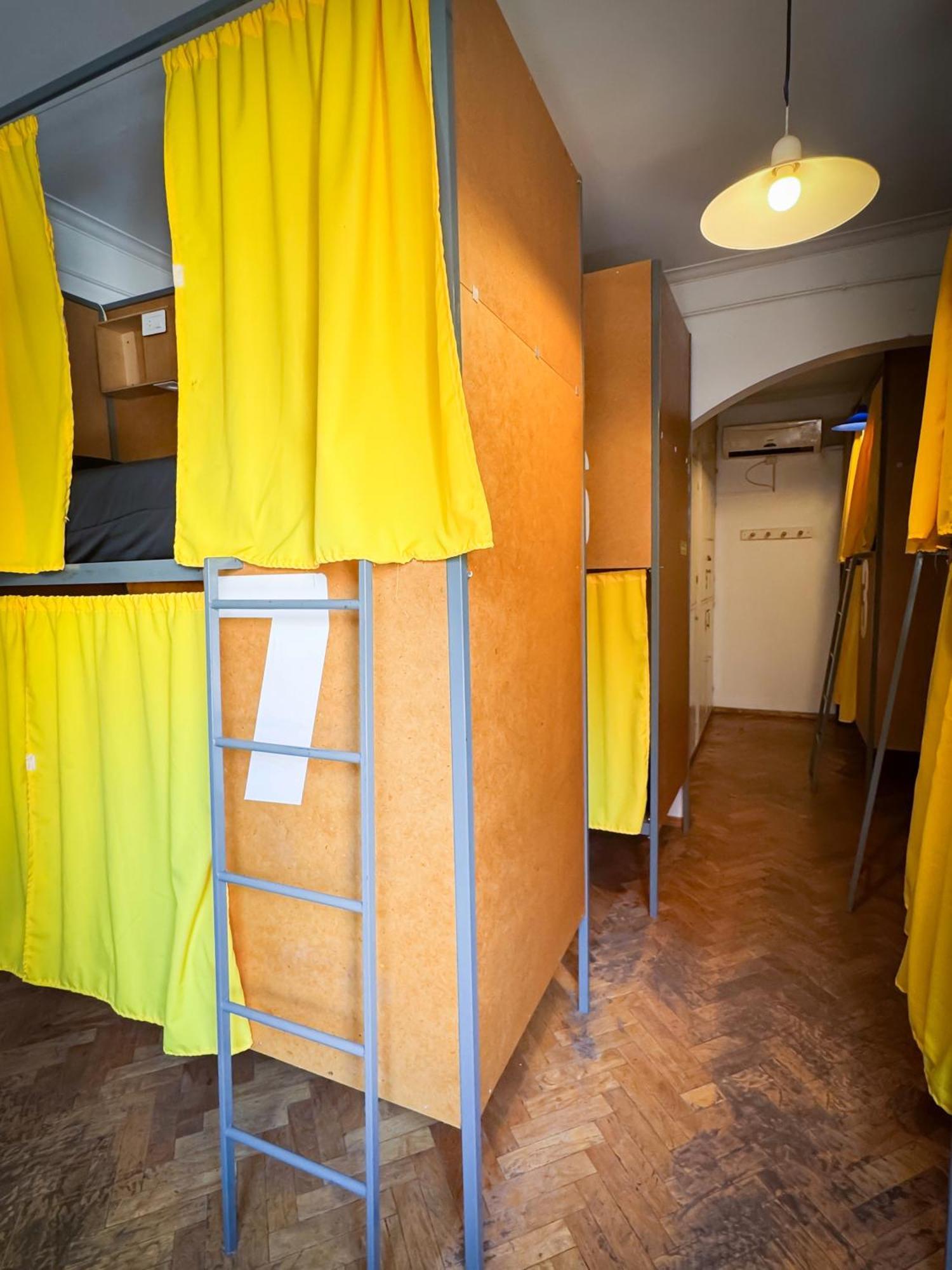 Mora Hostel メンドーサ エクステリア 写真